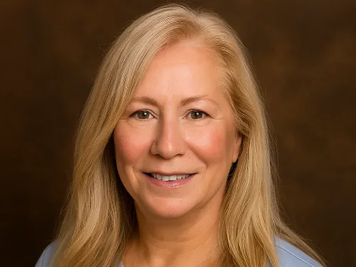 Lisa R.