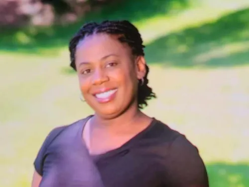 Chaundra  B.