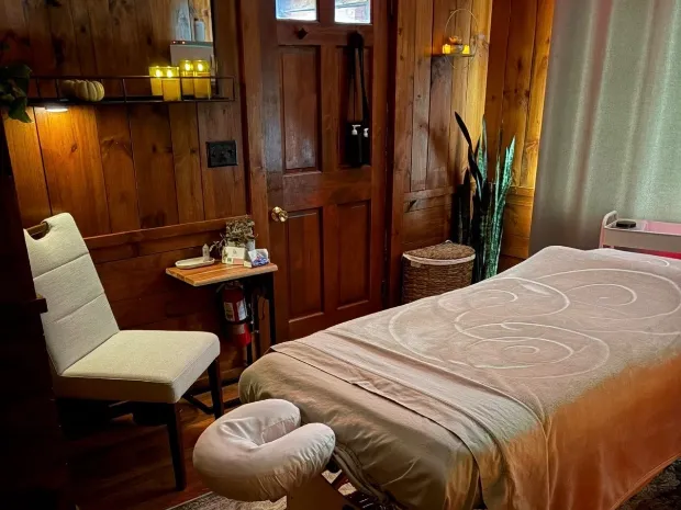 Pineapple Sage Massage Therapy 