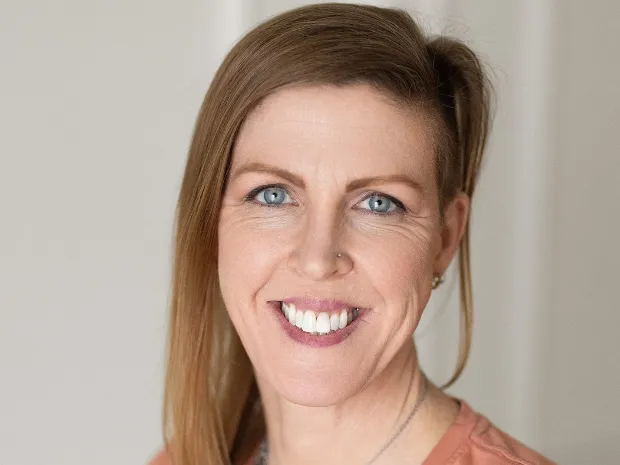 Altruistic Massage, Laura Carlson LMT.