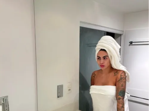 Selena  E.