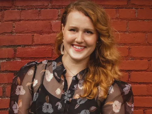 Laura L.