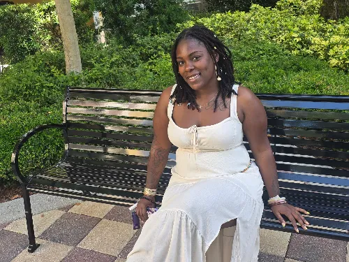 Sharolyn h.