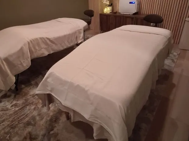 Massage bodywork 