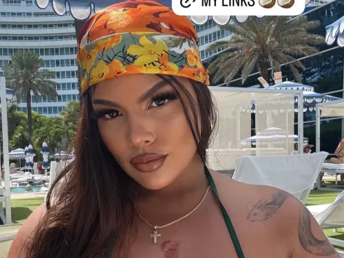 Lizz B.