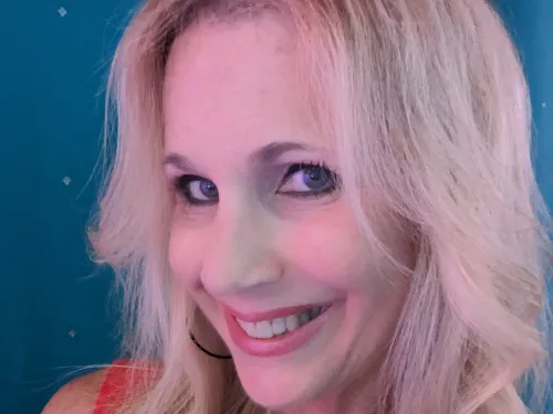 Dr Michelle F.