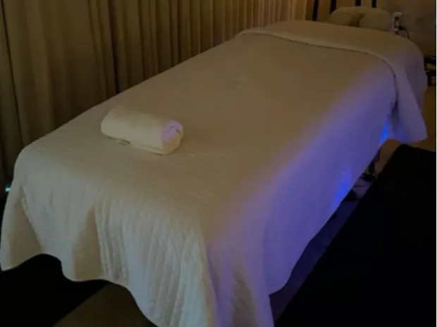 Massage therapy worker 