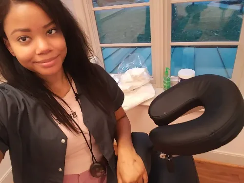 Auna D.