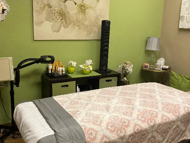L spa Therapeutic Massage & Skincare