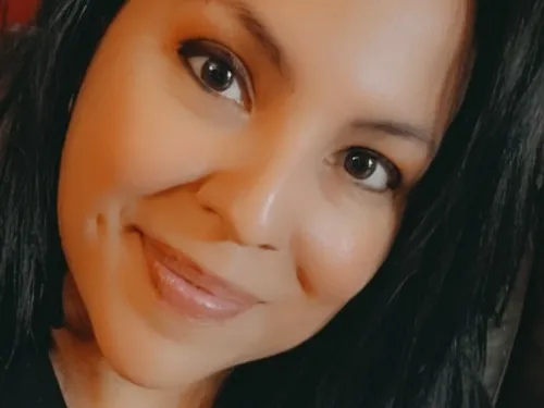 Nikki B.