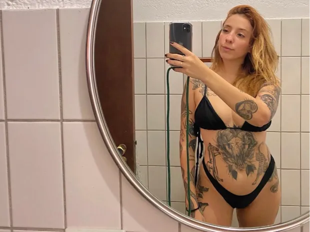 Nuru massage therapist 