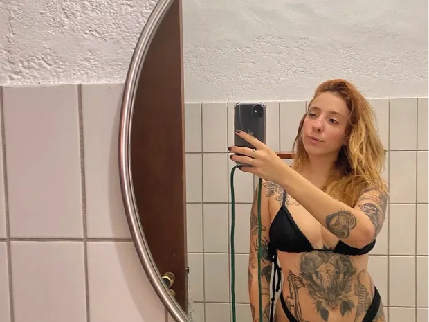 Nuru massage therapist 