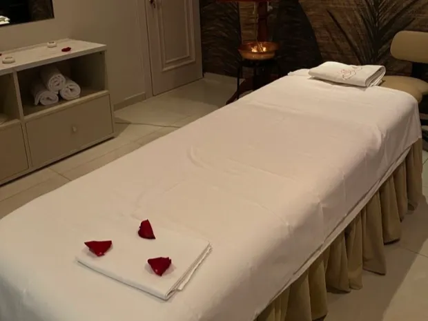 Moments of peace and massage 