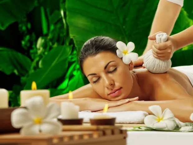 Nuru massage therapist 