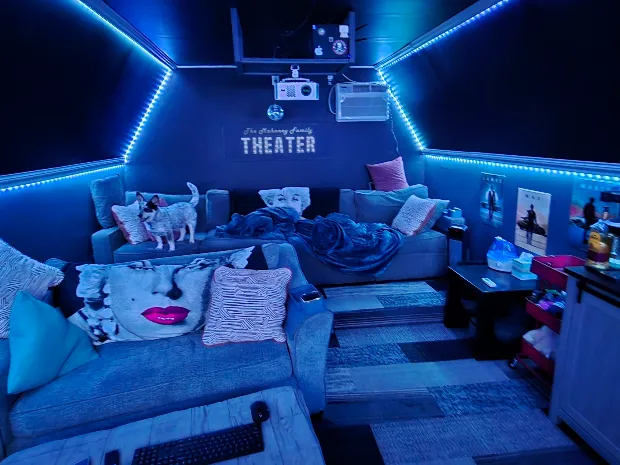 It's Massage O'clock