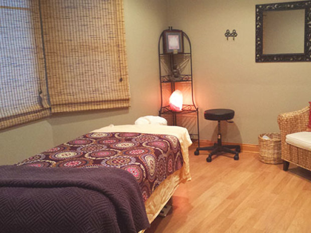 Book a massage with Chapel Hill Bodyworks Wellness Center | Johnsburg IL 60051