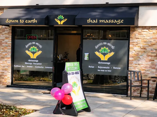 DOWNTOEARTH THAIMASSAGE