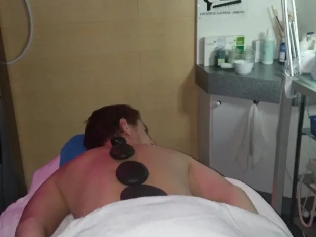 Nuru massage therapist 