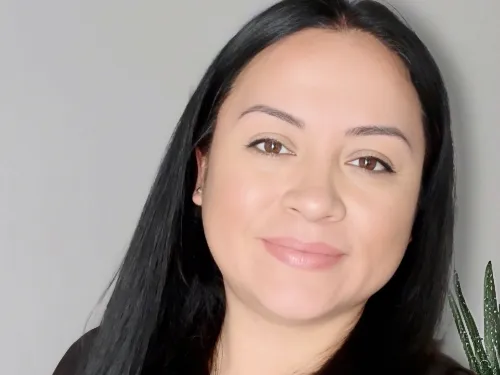 Gabriela R.