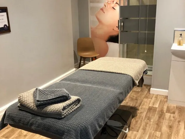 Nuru massage 