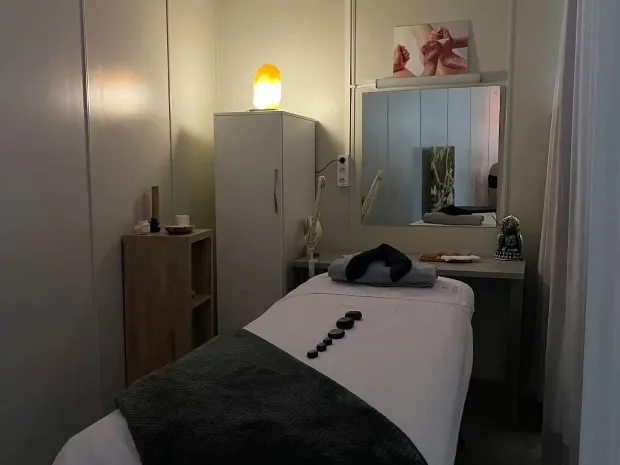 Nuru massage 