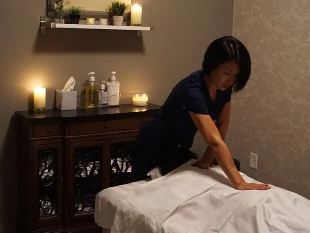 Nuru massage therapist 