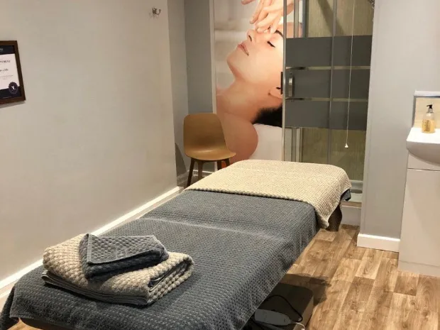 Nuru massage 