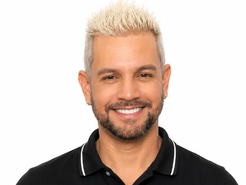 Roberto M.