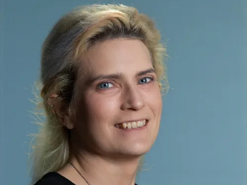 Victoria B.