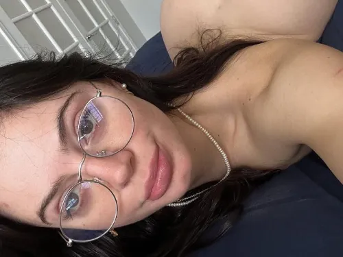 Bella T.
