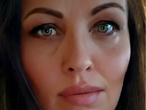 Melanie R.
