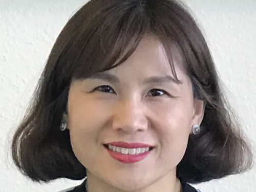 Mijung L.