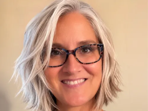 Chrissie R.