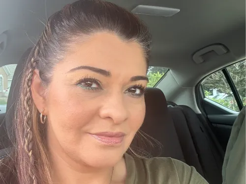 Kelly R.