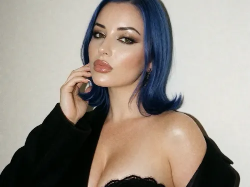 Scarlett  P.