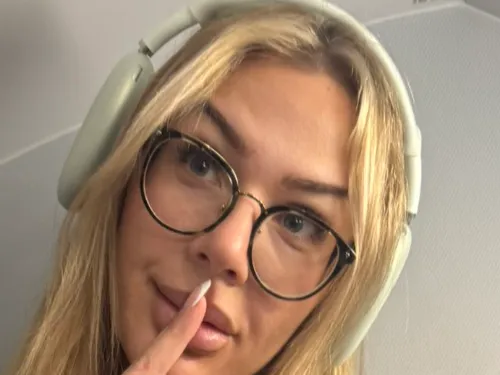 Lana B.