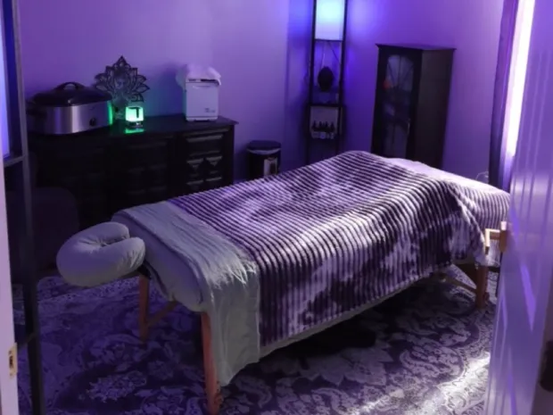 D’Knotted Massage and Esthetics