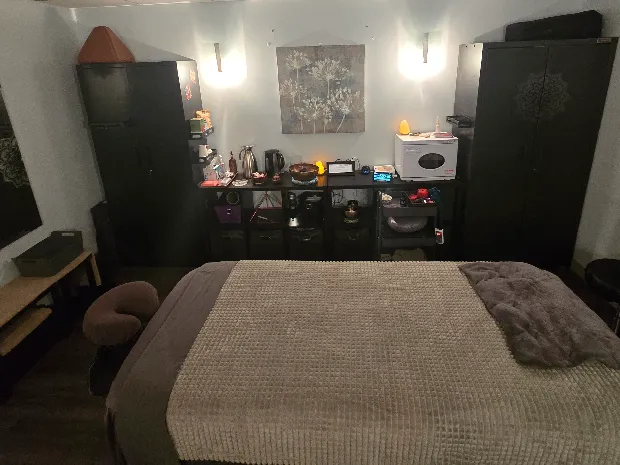 MASSAGE! with Regina