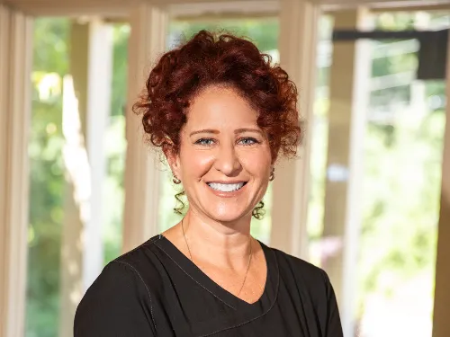 Kim M.