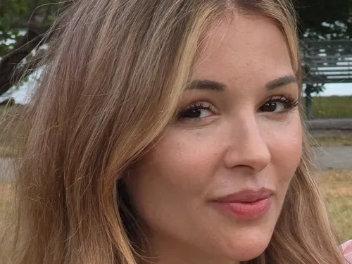 Bina M.