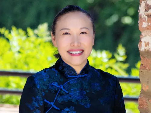 Mei Li T.