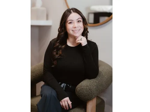 Daniela J.