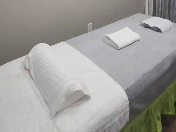 Y Y Foot Spa LLC