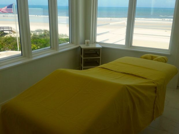 Book a massage with Massaology Mobile Massage Daytona | Daytona Beach