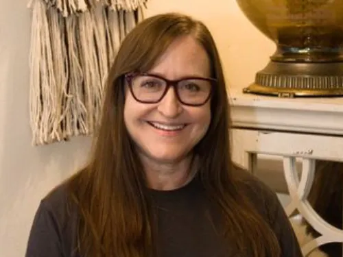 Holly R.