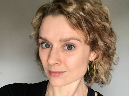 Amanda R.